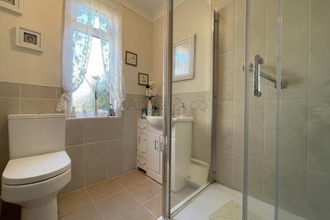 58 Beccles Road, Lowestoft, NR33 8QY