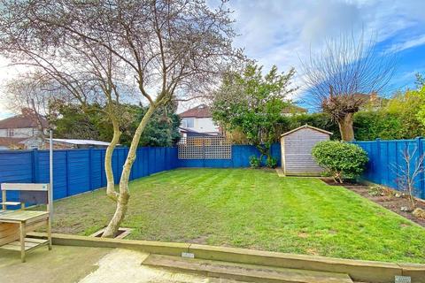 37 Arncliffe Road, Harrogate, HG2 8NH