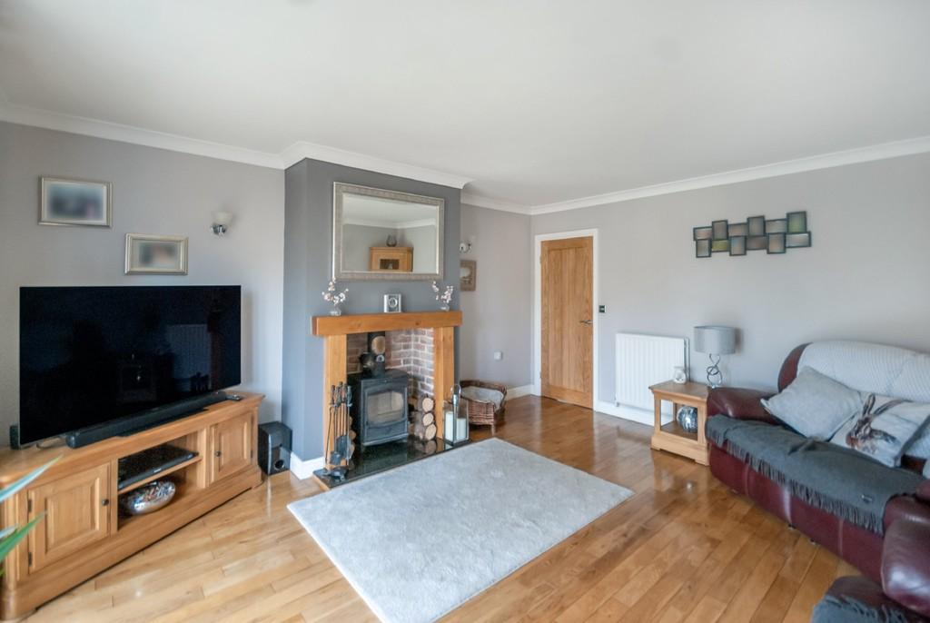 Meadow Lane, North Hykeham, LN6 9RE 4 bed detached bungalow £380,000