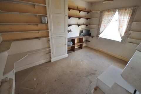 102 Highfield Crescent, Thorne, Doncaster, DN8 4DW