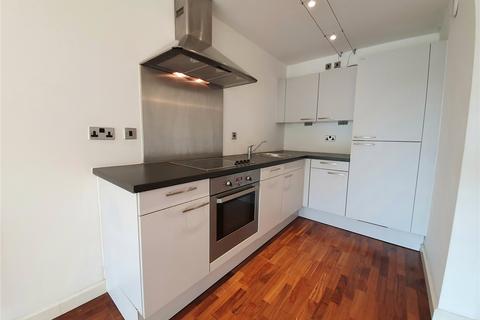 1 bedroom flat to rent, Longfield Centre, Manchester M25