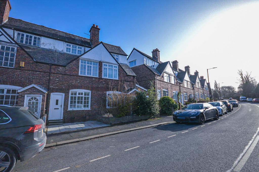 Lawrence Road, Altrincham 3 bed terraced house £400,000