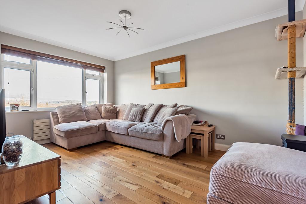 Upper Manor Road, Godalming 3 bed semidetached house £600,000