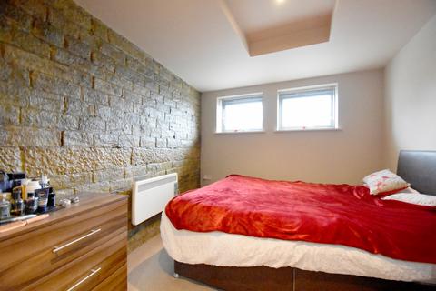 1 bedroom flat to rent, Batley, WF17