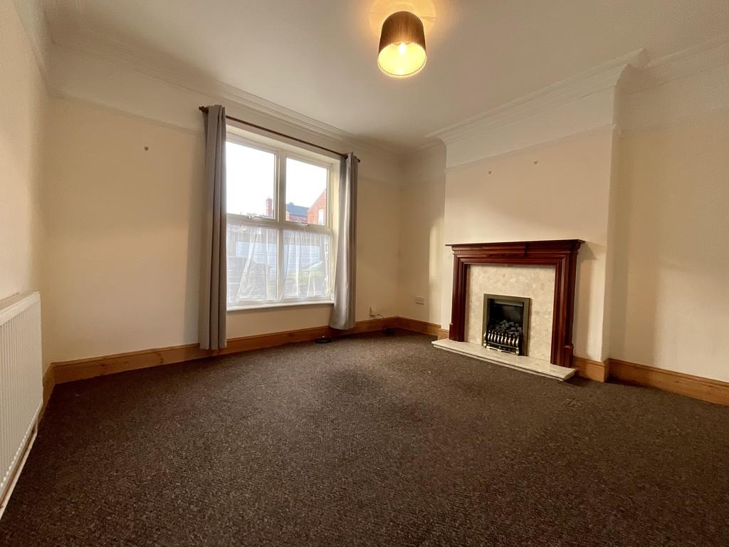 Cecil Street, Lincoln 3 bed end of terrace house £850 pcm (£196 pw)