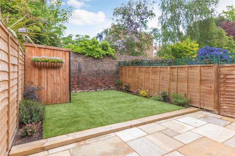 31 Paxton Road, London, W4 2QT