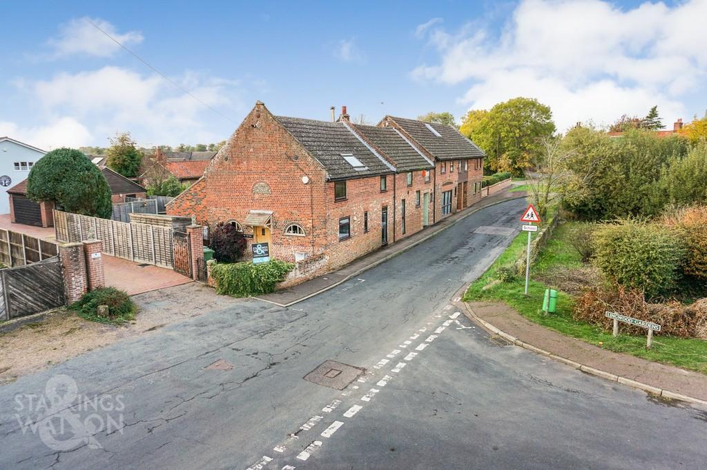 Vicarage Road, Lingwood, Norwich 3 bed barn conversion for sale £350,000