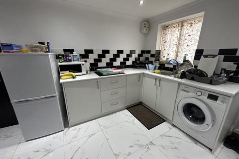 Studio to rent, Belmore Avenue, Hayes, Greater London, UB4
