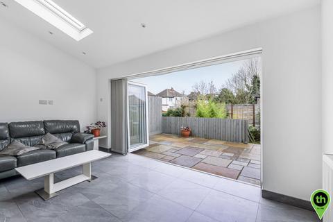 6 Wyre Grove, Edgware, HA8 8UP