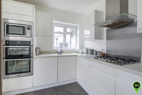 6 Wyre Grove, Edgware, HA8 8UP
