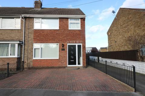 3 bedroom end of terrace house to rent, 7a Hazelbarrow Drive