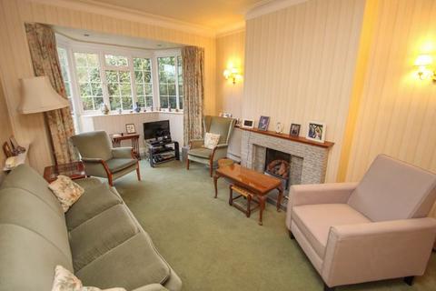 26 Manor Drive, Hinchley Wood, Esher, KT10 0AX