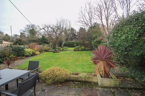 26 Manor Drive, Hinchley Wood, Esher, KT10 0AX