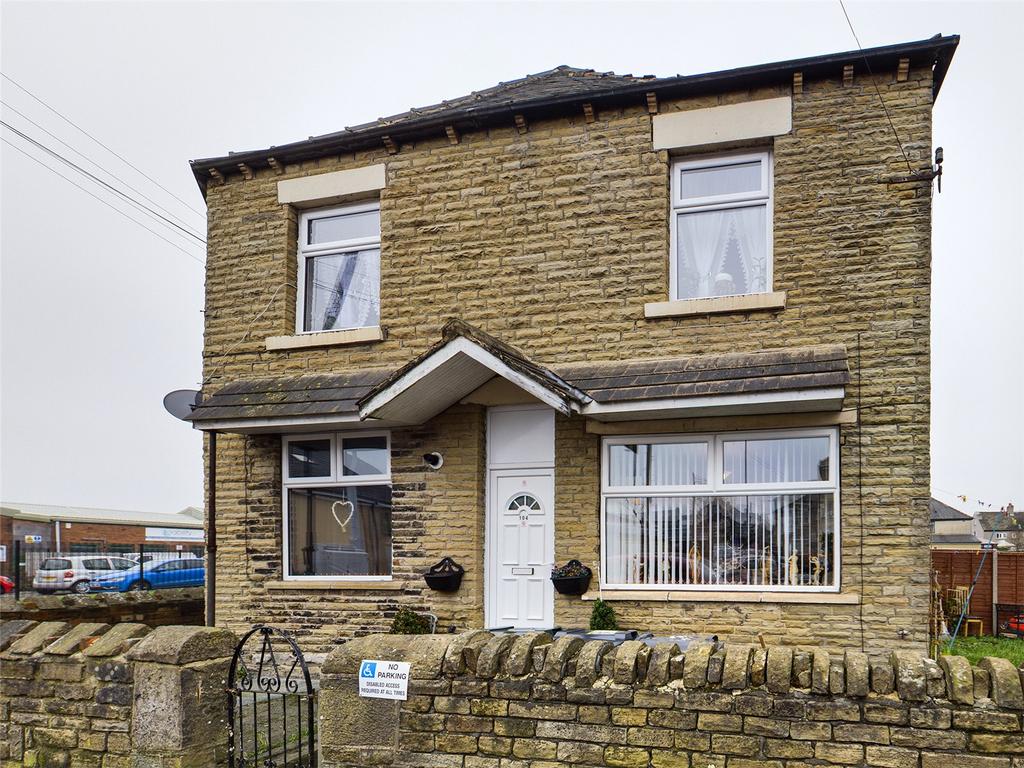 Town Gate, Wyke, Bradford, BD12 3 bed end of terrace house £150,000