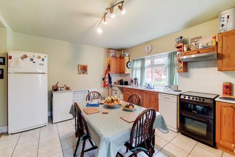 7 Beresford Avenue, London, W7 3AJ