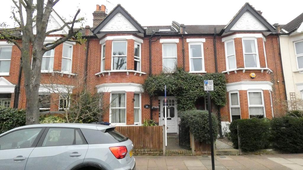 Grove Avenue, Hanwell, London, W7 4 bed terraced house £915,000