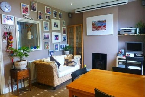 59 Grove Avenue, London, W7 3ET