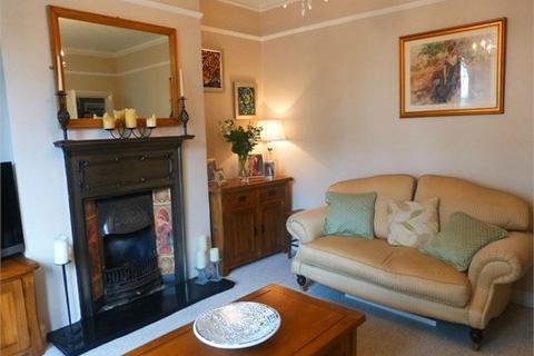 59 Grove Avenue, London, W7 3ET