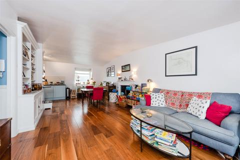Flat 3, 21 Sussex Street, London, SW1V 4RR