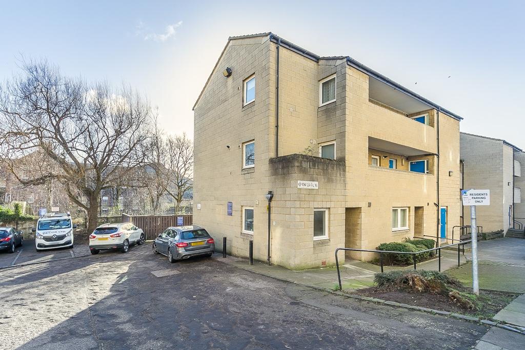 Lyne Street, Abbeyhill, Edinburgh, EH7 1 bed ground floor flat £140,000