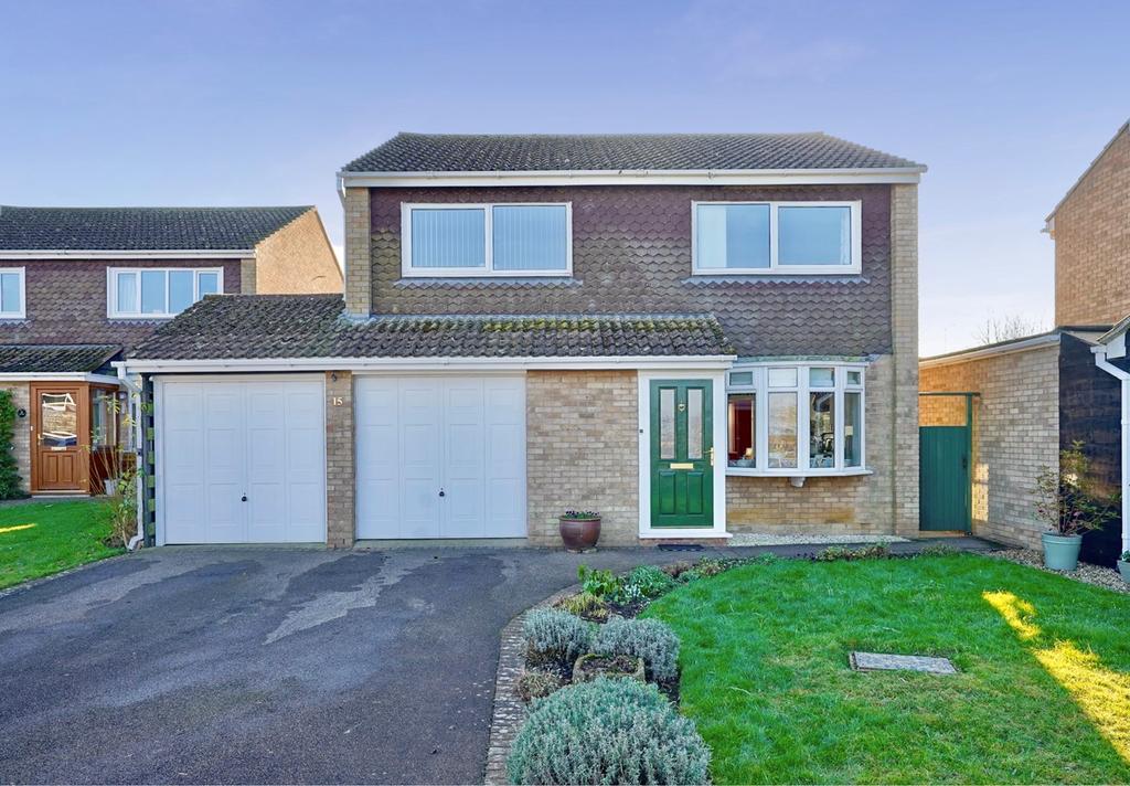 Lakeside Close, Perry, Huntingdon, PE28 4 bed detached house £500,000