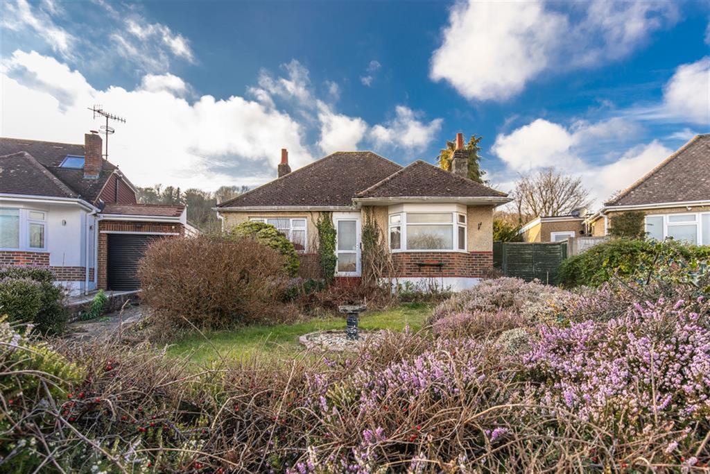Vale Avenue, Findon Valley, Worthing... 2 bed detached bungalow £450,000