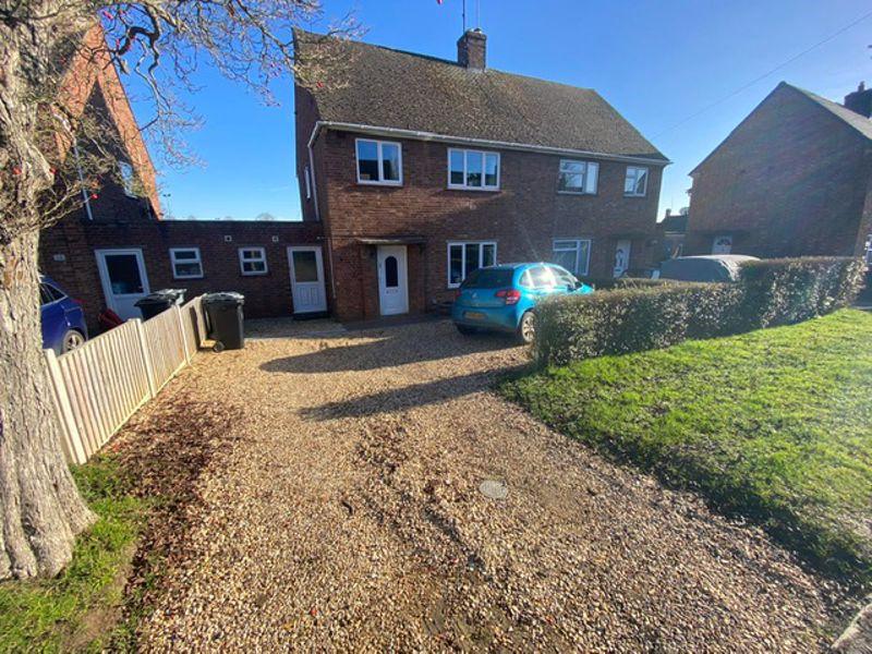 Masterton Road, Stamford 3 bed semidetached house £300,000