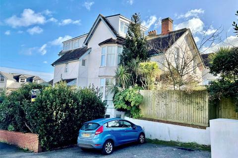 Flat 3, 4 Earle Road, Bournemouth, BH4 8JQ
