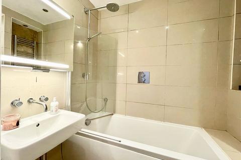 Flat 3, 4 Earle Road, Bournemouth, BH4 8JQ