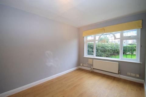 15 Goring Way, Greenford, UB6 9NN
