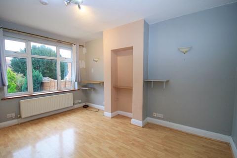 15 Goring Way, Greenford, UB6 9NN