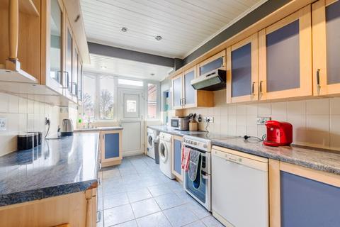 79 Ruskin Drive, Worcester Park, KT4 8LJ