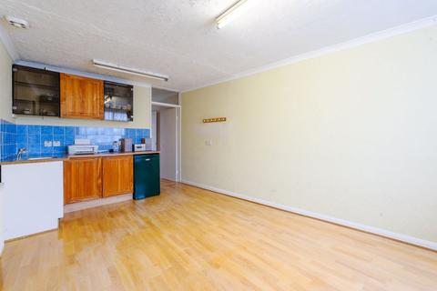 79 Ruskin Drive, Worcester Park, KT4 8LJ