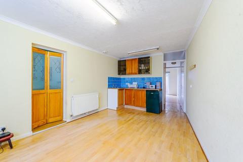 79 Ruskin Drive, Worcester Park, KT4 8LJ