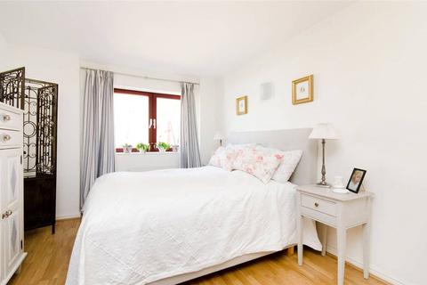 2 bedroom apartment to rent, Sailmakers Court, William Morris Way, Fulham, SW6