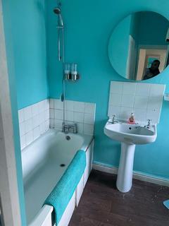 27 Arctic Parade, Bradford, BD7 3EY