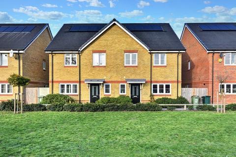 4c Holywell Way, Staines-upon-thames, TW19 7SH