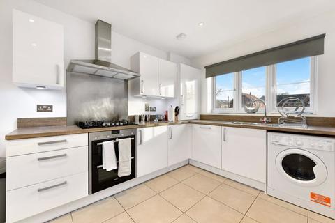 4c Holywell Way, Staines-upon-thames, TW19 7SH