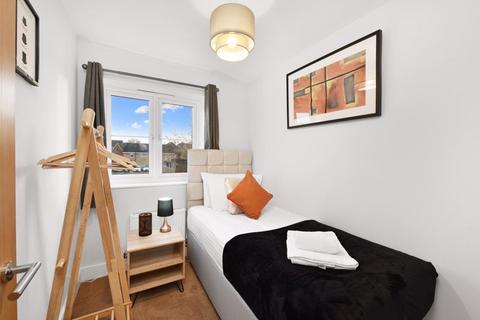 4c Holywell Way, Staines-upon-thames, TW19 7SH