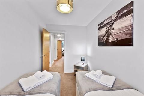 4c Holywell Way, Staines-upon-thames, TW19 7SH
