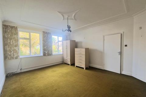 1 bedroom property to rent, Double Room, Shaftesbury Avenue, PRESTON ROAD