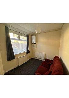 2 bedroom flat to rent, Moss Bank, Manchester