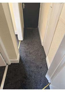 2 bedroom flat to rent, Moss Bank, Manchester