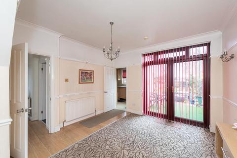 33 Ewell By Pass, Epsom, KT17 2PZ