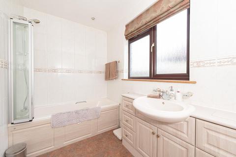 33 Ewell By Pass, Epsom, KT17 2PZ