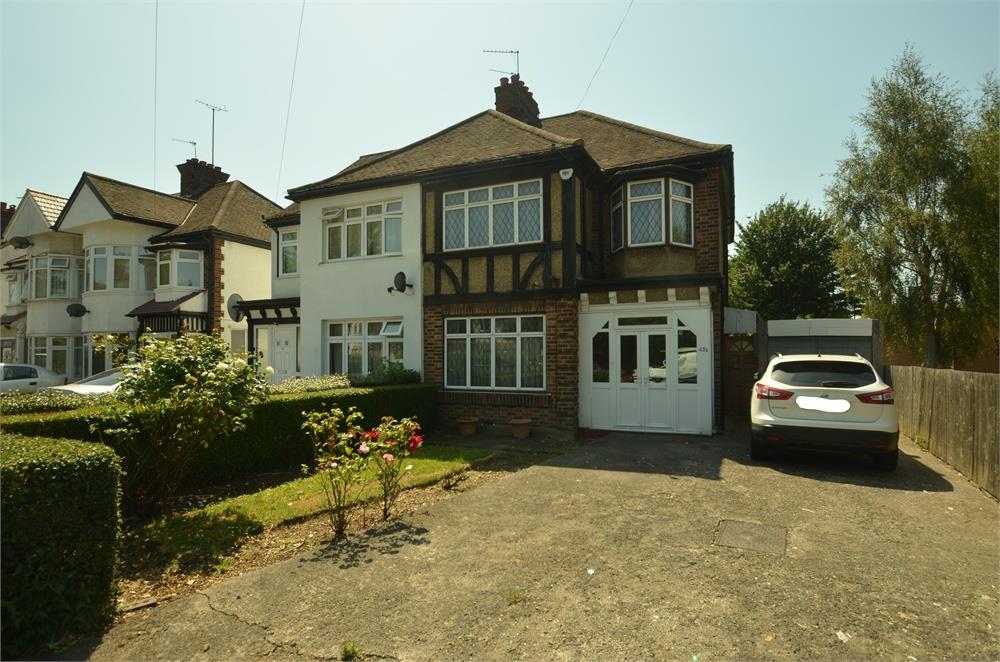 Hall Lane, Hendon, NW4 3 bed semidetached house £1,975 pcm (£456 pw)