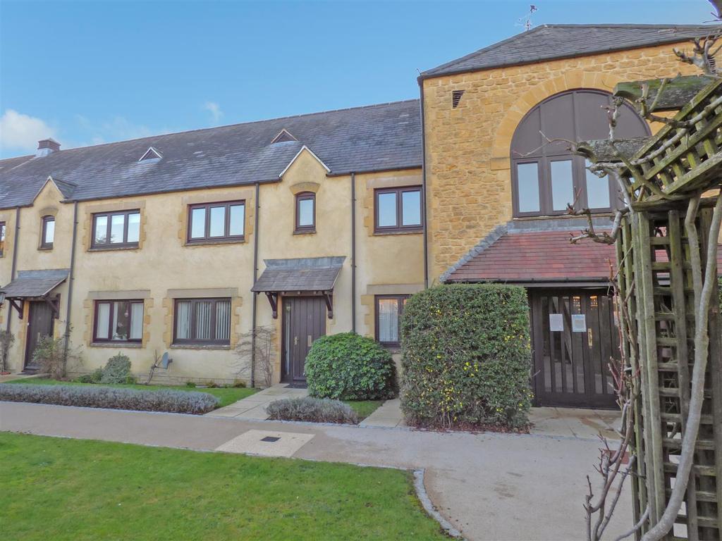 Hospital Road, MoretonInMarsh 2 bed retirement property £199,950