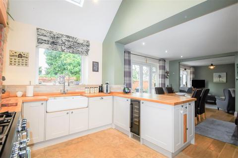 5 Chestnut Close, Burstwick, Hull, HU12 9HH