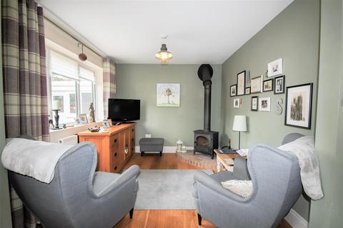 5 Chestnut Close, Burstwick, Hull, HU12 9HH