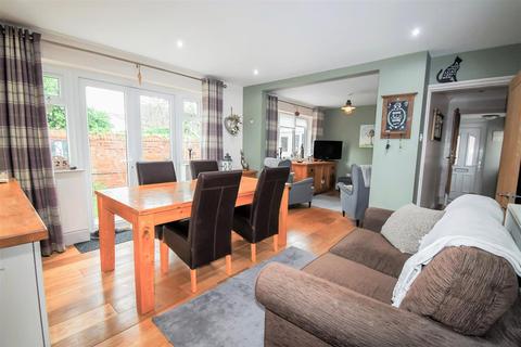 5 Chestnut Close, Burstwick, Hull, HU12 9HH